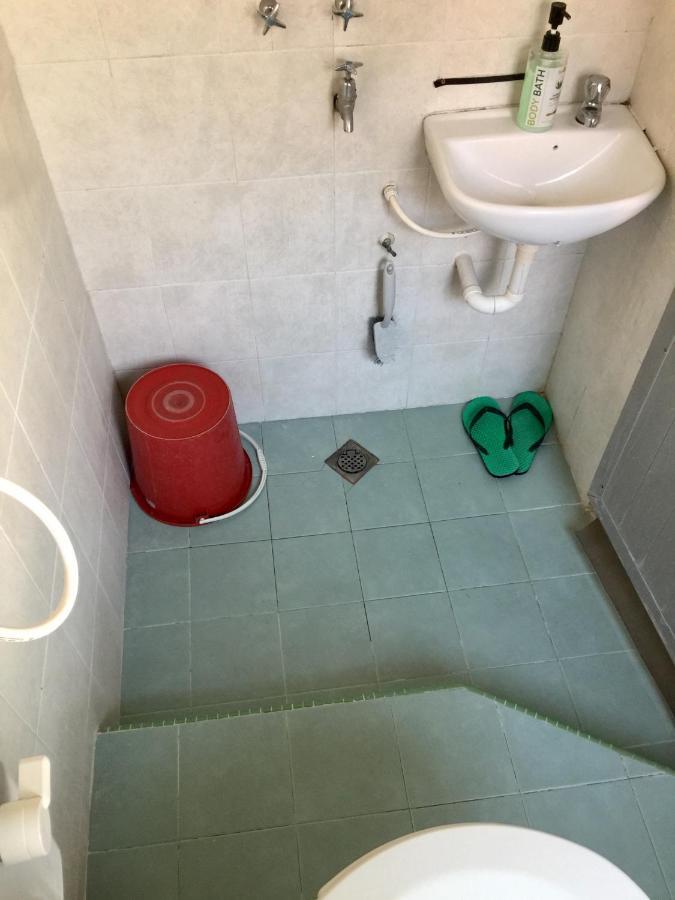 Pesona Backpackers Inn Кота-Бару Екстер'єр фото