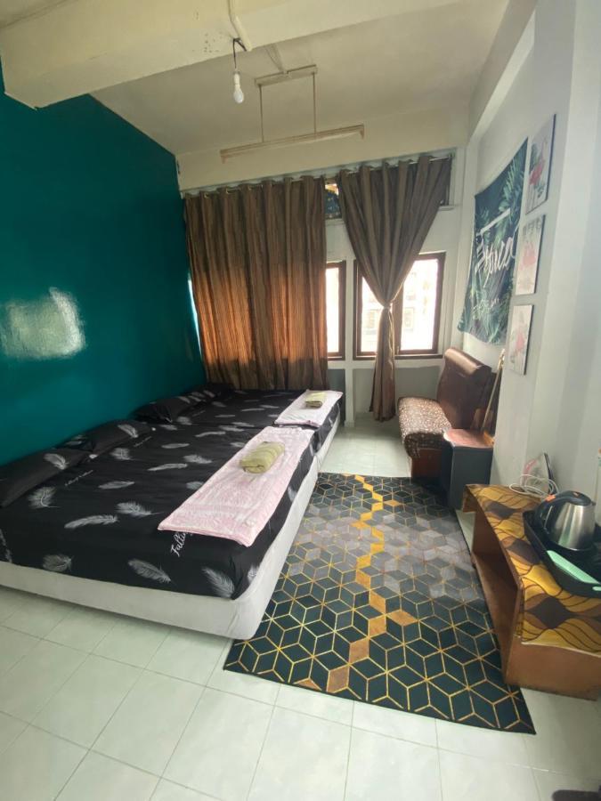 Pesona Backpackers Inn Кота-Бару Екстер'єр фото