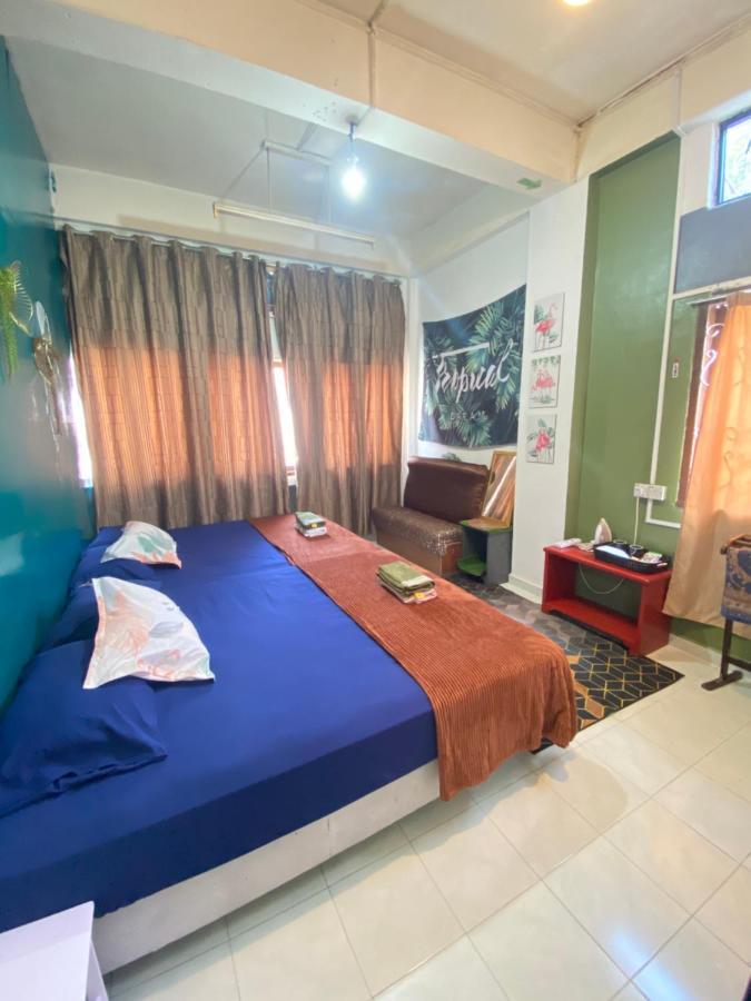 Pesona Backpackers Inn Кота-Бару Екстер'єр фото