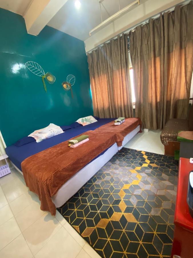 Pesona Backpackers Inn Кота-Бару Екстер'єр фото
