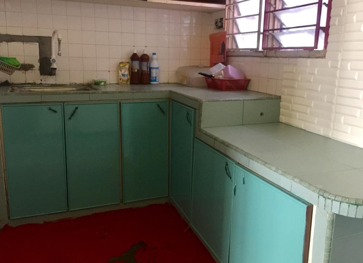 Pesona Backpackers Inn Кота-Бару Екстер'єр фото